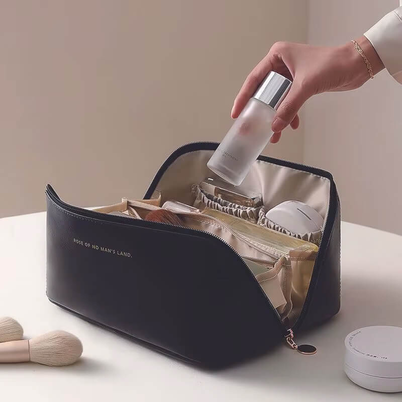 Portable Waterproof Makeup Bag – Smart Storage for Everyday Beauty