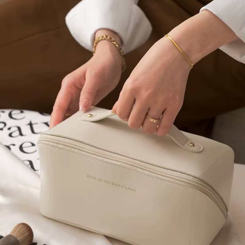Portable Waterproof Makeup Bag – Smart Storage for Everyday Beauty